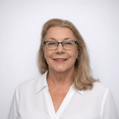 Deborah Dumont headshot